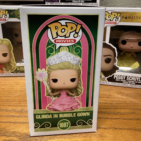 Funko Pop Glinda in the Bubble Gown Wicked #1697 - Picture 4 of 4